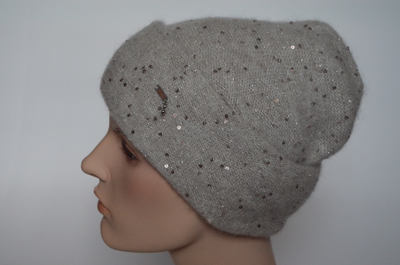 Бежевая женская шапка с отворотом Vizio Италия 6943 CRY