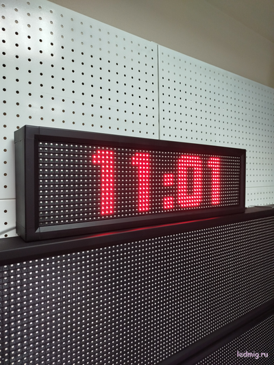 Уличные часы-[88:88]-дата-t-210х690мм (красный цвет)