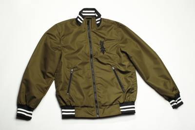 Укороченная ветровка с трикотажными манжетами