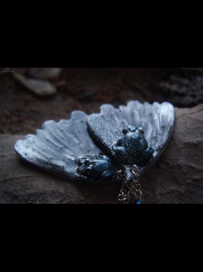 Серьги-крылышки с лягушками "Порхающие в туманном лесу"