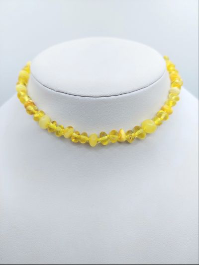 Детские бусы из натурального янтаря через узелок арт 32