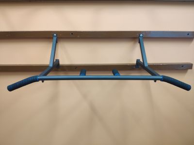 Турник с 3 хватами с неопреновыми ручками (TUR-004n)