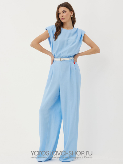Комбинезон женский голубого цвета под пояс