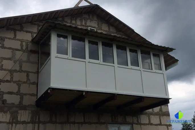 Устройство балкона с крышей 
Никольское