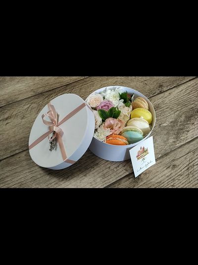 Коробка с макаронс "Blanche"