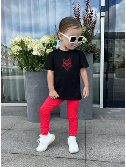 Футболка и леггинсы