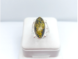 Кольцо "Лепесток" из зеленого янтаря