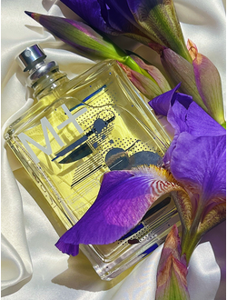 Escentric Molecules Molecule 01 +Iris