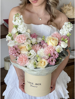 Букеты в шляпных коробках