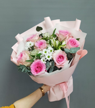 Букет с розой и сантини "Магия любви"