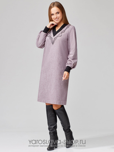 Сиреневое трикотажное платье с V- образным вырезом горловины