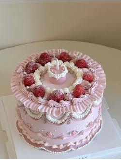 Ламбет с тортиком и сахарной малиной