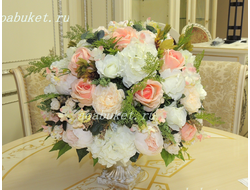 Неподражаемая композиция из искусственных цветов в оригинальной вазе № КВВ014/Для украшения интерьер