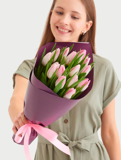 Букет из 15 розовых тюльпанов