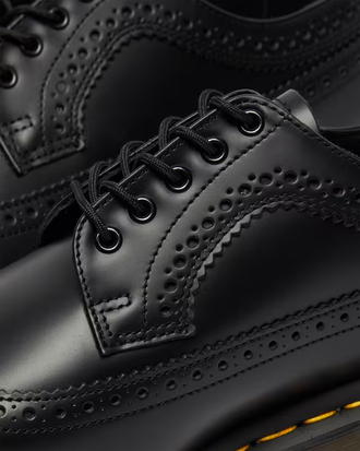 3989 smooth dr martens store