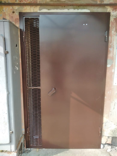 ДВЕРЬ МЕТАЛЛИЧЕСКАЯ С ТЕХ.ОТВЕРСТИЯМИ