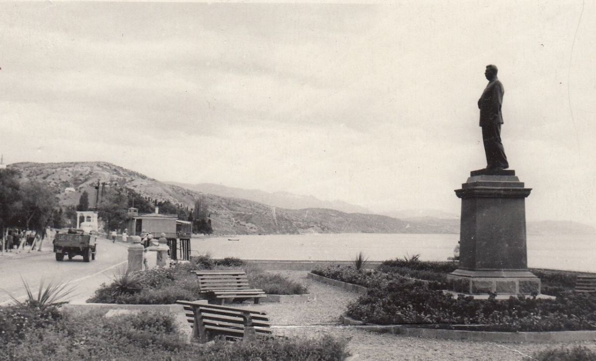 площадь советская алушта