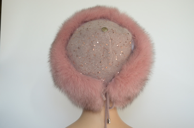 Итальянская розовая вязаная шапка с мехом