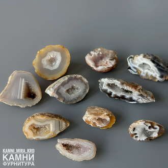 Агат половинка срез, размер в ассортименте, цена за штуку