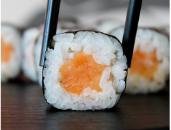 Ролл с лососем 8шт