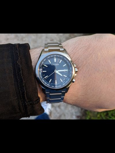 Наручные часы Citizen CB1070-56E
