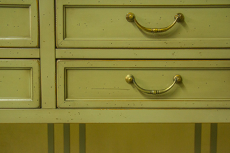 Консоль с 8 ящиками