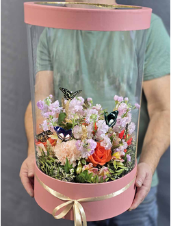 Букеты с живыми бабочками, букеты в прозрачной коробке с бабочками