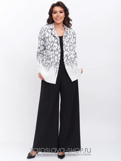 Женский жакет из вязаного трикотажа прямого силуэта