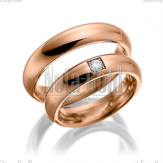 Классические обручальные кольца бублики из красного золота с бриллиантом квадратной формы в женском