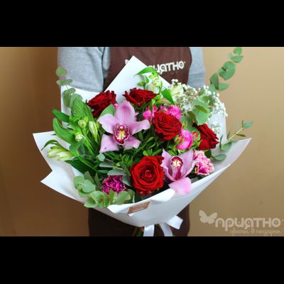 Букет цветов на 8 марта № 713