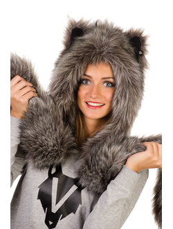 Волкошапка серого цвета - Волк. Пушистый и мягкий аксессуар. Фото.