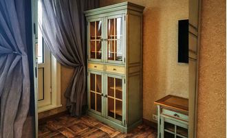 Витрина винтажная с двумя ящиками.