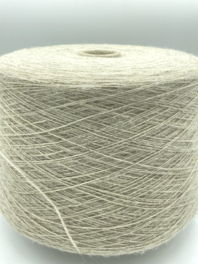 MILLEFILI art.GARZSOFTYAK Nm. 640 метров в 100 граммах 75% WO (шерсть), 8% WY ( шерсть яка), 15% PA, 2% PL Цв. 80014 овсянка