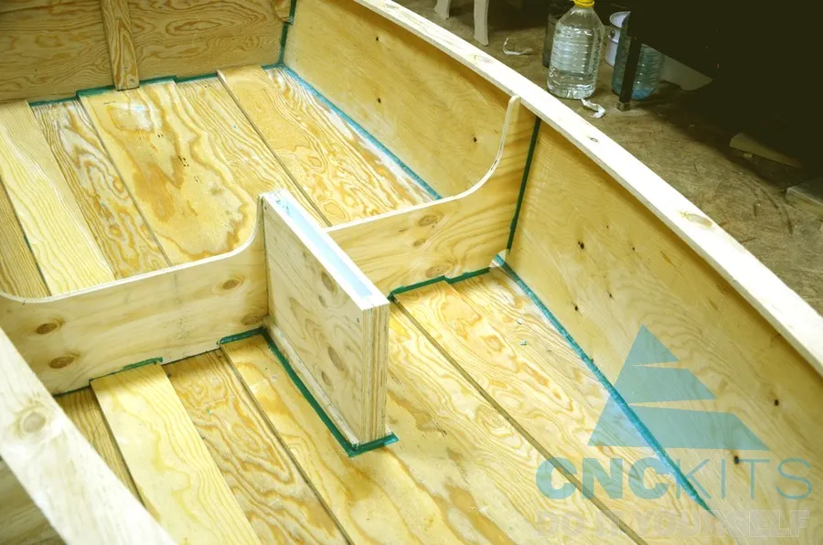 Сборка корпуса яхты Оптимист Фото 15