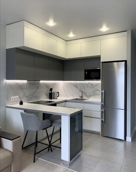 Кухня угловая с барной стойкой, 2000*2800мм. Материал фасадов ЛДСП. Срок изготовления от 15 рабочих дней. Цена на момент изготовления 98000 руб.