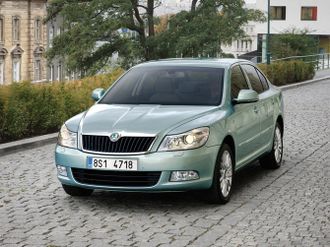 Автомобильные чехлы Skoda Octavia А-5 задняя спинка сплошная с 2004-2013 г.в.