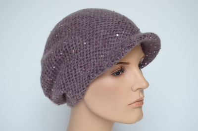 vyazaniy-beret-s-kozyrkom-vizio-italiya-6161-sireneviy