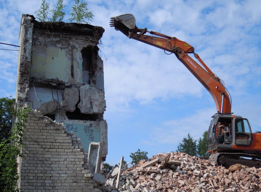 Снос зданий, а также демонтаж сооружений в Воронеже