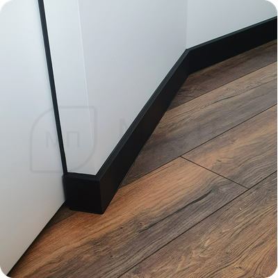 Плинтус ХДФ Dollken Cubu Flex Life 80мм Х 2,5 м 1001/1144 Черный