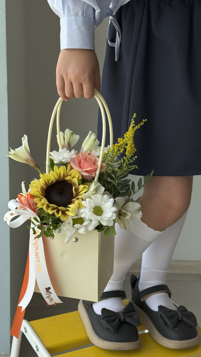 Цветочная композиция учителю / воспитателю № 803