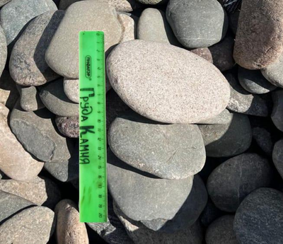 Галька плоская пестрая речная, фракция 150-200 мм