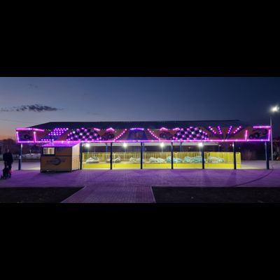 Автодром с питанием от пола 15х16 м.