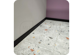 Практичный выбор: установка черного плинтуса Dollken Cubu Flex Life 80 для помещений с неровными стенами.