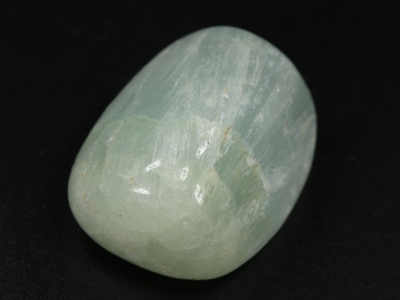 Кальцит фисташковый, галтовка, Пакистан (28*24*18 мм, 25 г) №35246