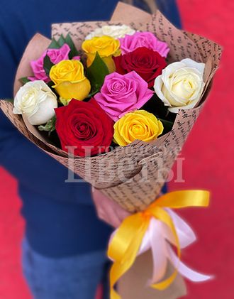 Букет "Акварель" из 11 разноцветных роз
