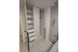 шкафы распашные