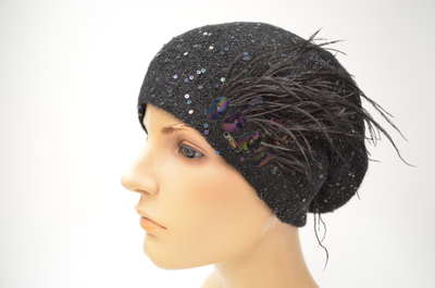 Vizio берет с перьями