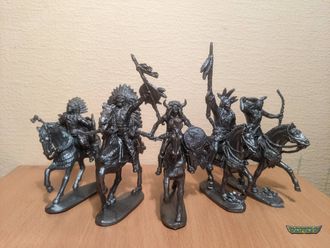 Всадники Индейцы 5 фигур на лошадях. Серый полиэтилен.