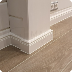 Плинтус ХДФ Dollken Cubu Hamburg Style 80мм Х 2,5 м 5012 Белый в интерьере 7