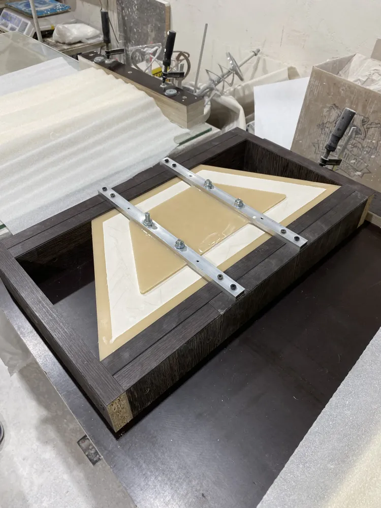 Ждем застывания смеси.